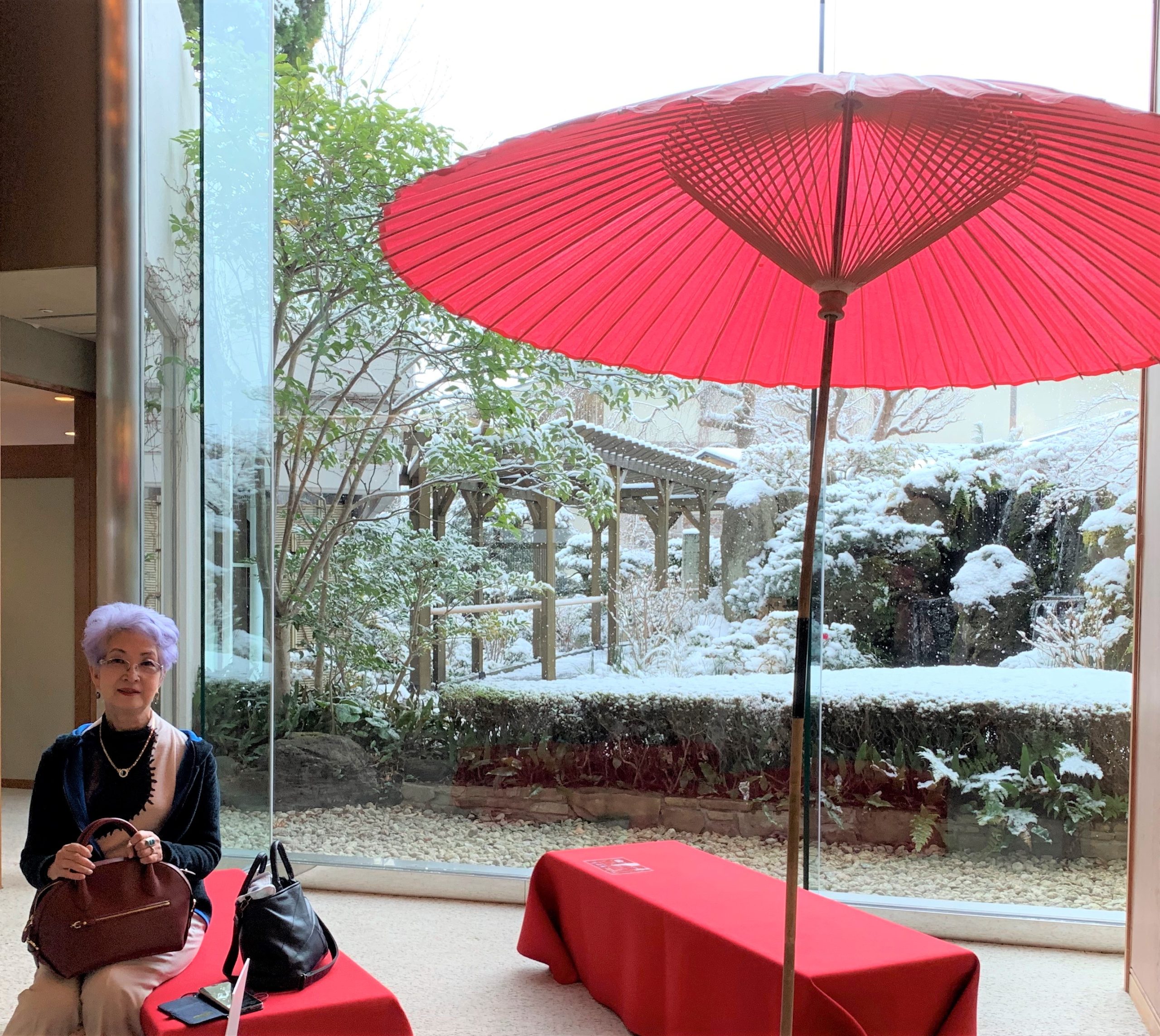 雪景色をバックに♪