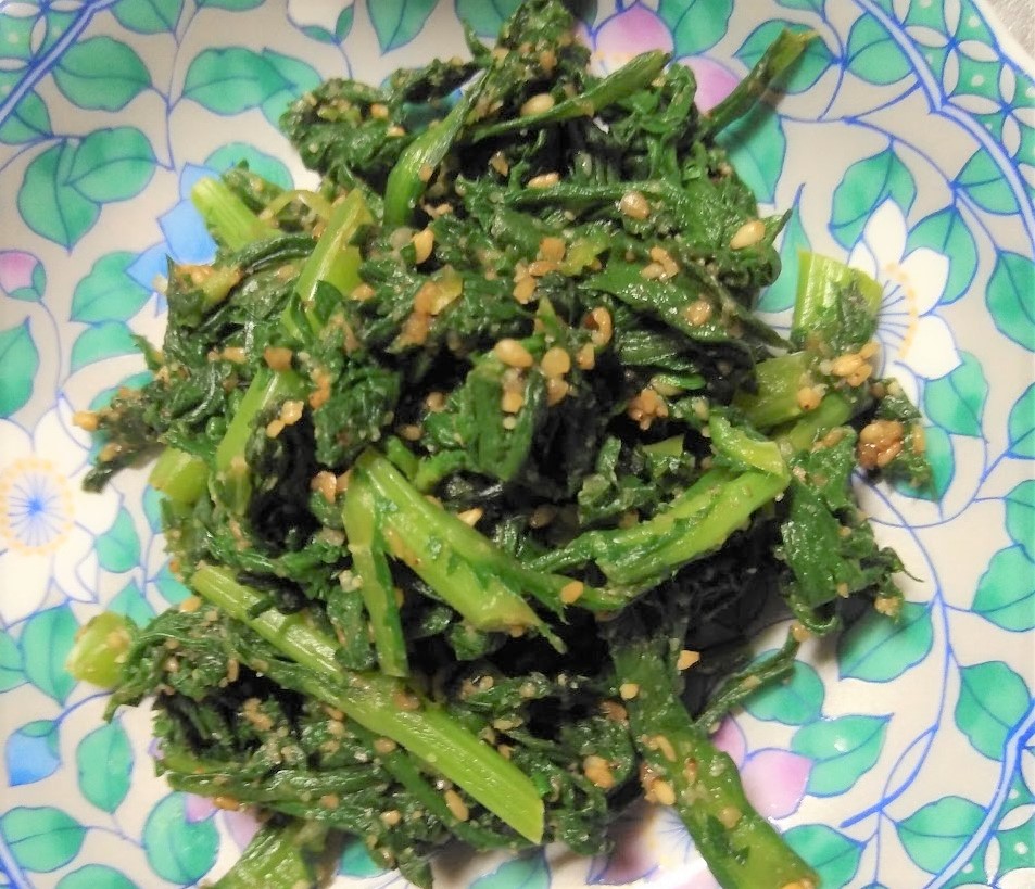 春菊のゴマ和え、苦味が抑えられ食べやすい♪